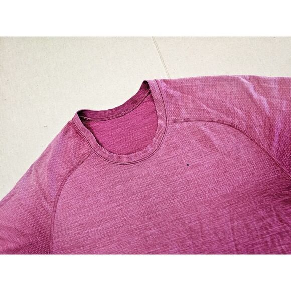 Lululemon Metal Vent Tech Short Sleeve Men's Size Medium Red - Picture 4 of 15